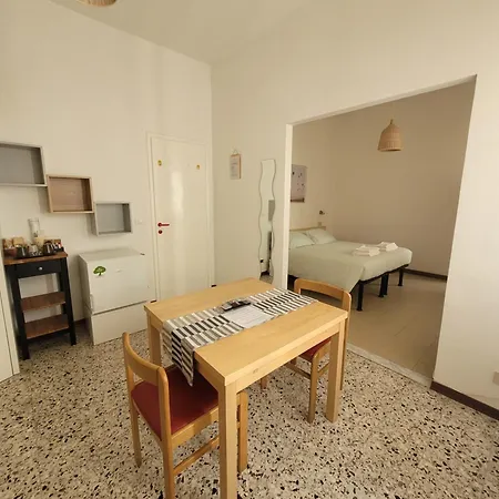 Guest house La Zattera Lido di Camaiore