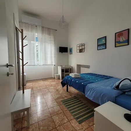 Guest house La Zattera Lido di Camaiore