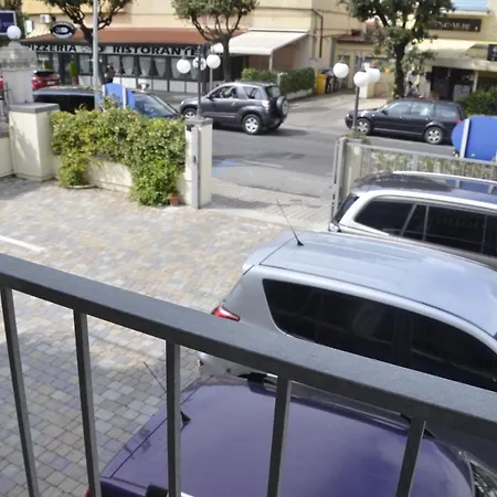 La Zattera * Lido di Camaiore