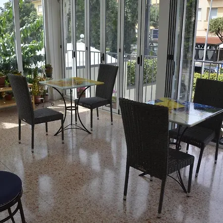 Guest house La Zattera Lido di Camaiore